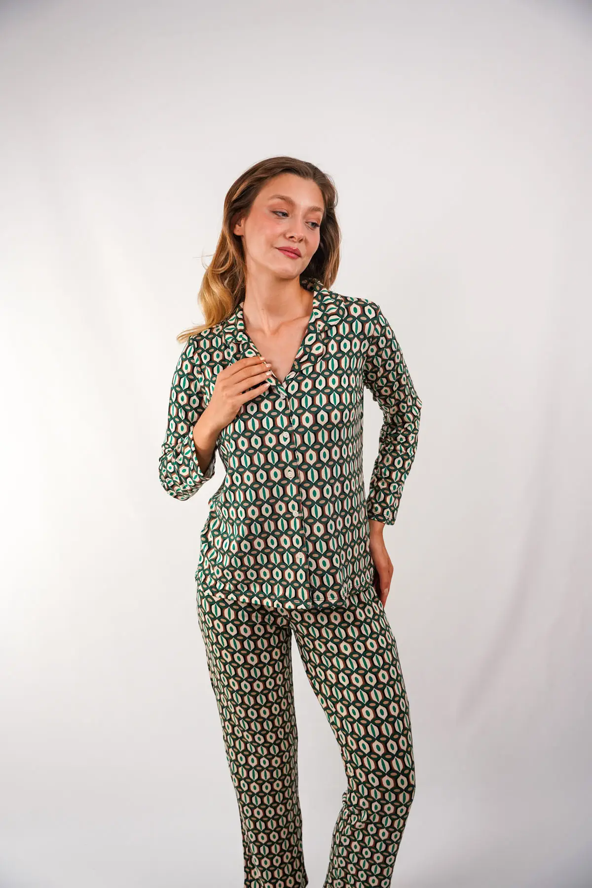 Yumuşak Dokulu Ve Desenli Kadın Pijama Takımı