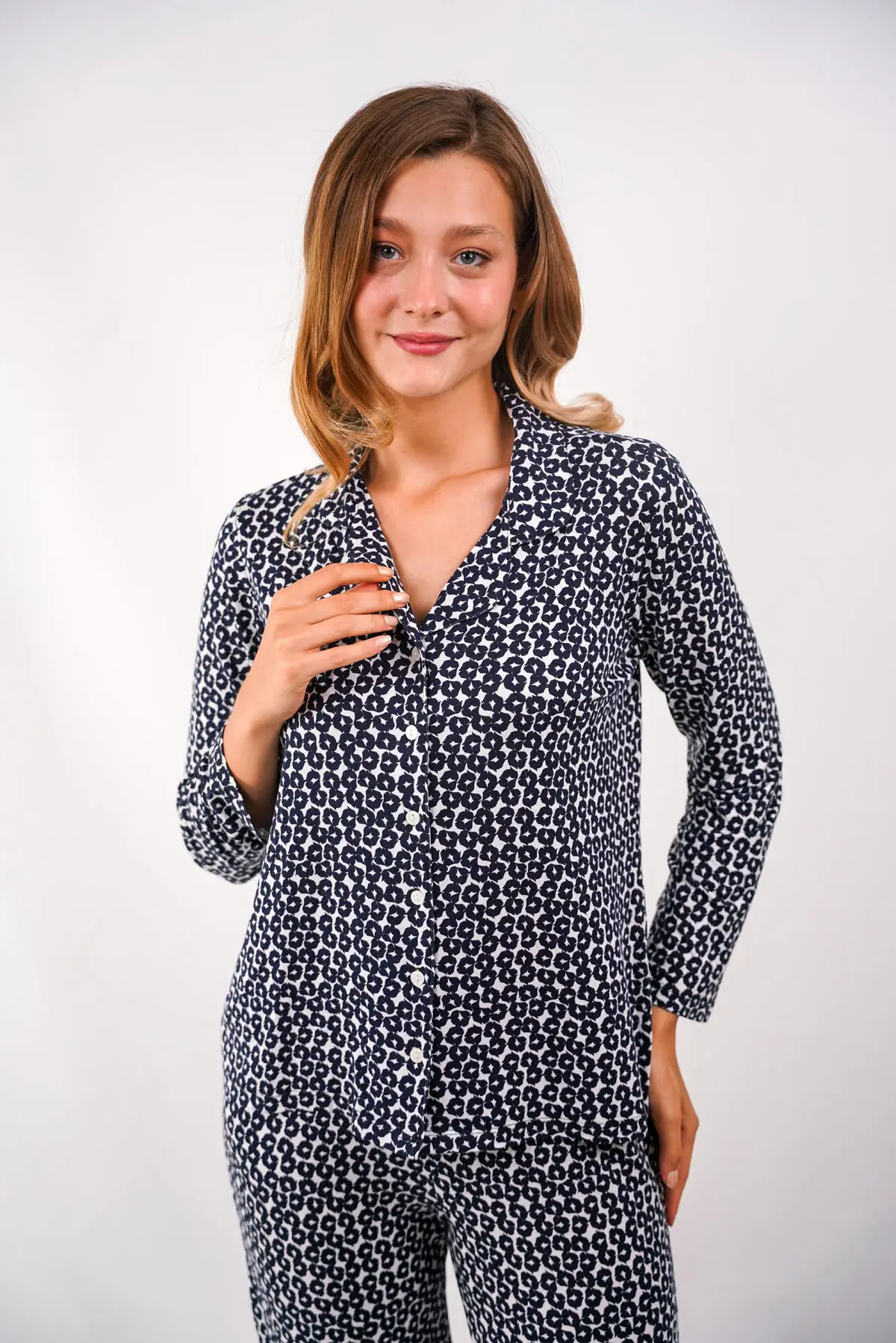 Yumuşak Dokulu Ve Siyah Beyaz Halka Desenli Kadın Pijama Takımı